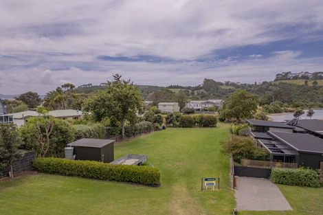 Photo of property in 19 Admiral Drive, Cooks Beach, Whitianga, 3591