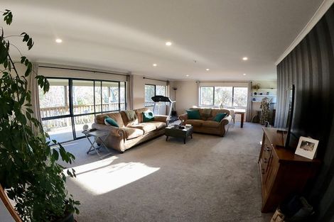Photo of property in 172 Paraite Road, Paraite, New Plymouth, 4373