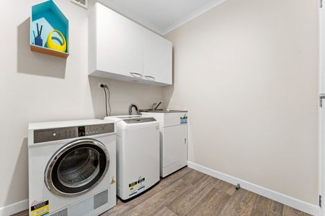 Photo of property in 24 Kiteroa Terrace, Rothesay Bay, Auckland, 0630