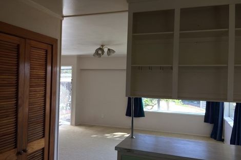 Photo of property in 2/18 Mirrabooka Avenue, Botany Downs, Auckland, 2010