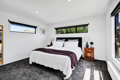 Photo of property in 15 Links Drive, Waiwhakaiho, New Plymouth, 4312