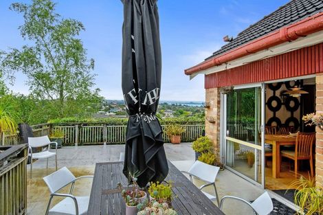 Photo of property in 195 Golf Road, Titirangi, Auckland, 0604