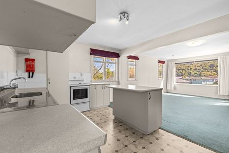 Photo of property in 83 Hampden Street, Picton, 7220