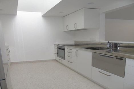 Photo of property in 14 Lawson Place, Mount Victoria, Wellington, 6011