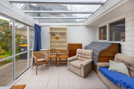 Photo of property in 17 Chilton Grove, Hokowhitu, Palmerston North, 4410