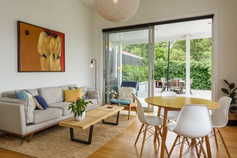 Photo of property in 11 Upper Bourke Street, Kilbirnie, Wellington, 6022