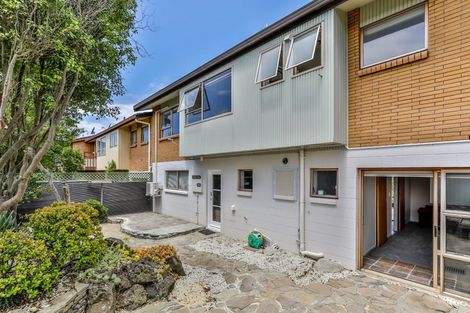 Photo of property in 1/27 Rangitoto Terrace, Milford, Auckland, 0620