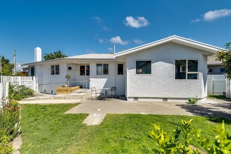 Photo of property in 3 Cambridge Terrace, Taradale, Napier, 4112
