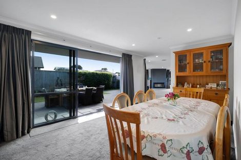Photo of property in 9 Huetu Place, Bell Block, New Plymouth, 4312