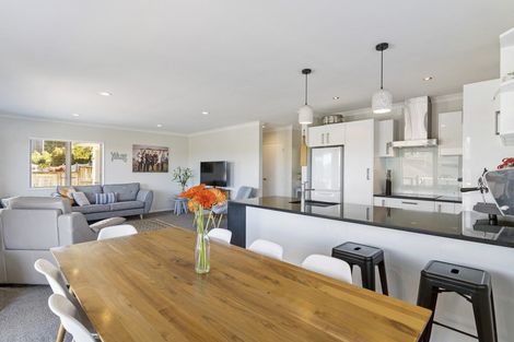 Photo of property in 124a Prince Regent Drive, Half Moon Bay, Auckland, 2012