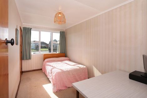 Photo of property in 14 Ward Street, Bulls, 4818