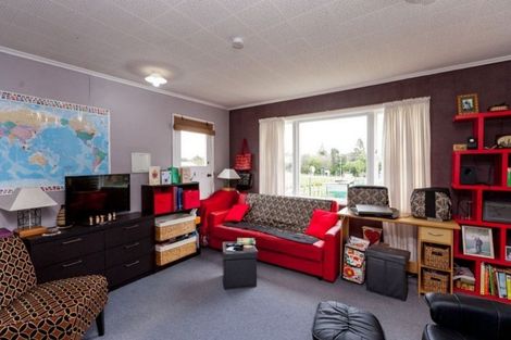 Photo of property in 421a South Road, Omata, New Plymouth, 4374