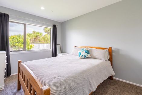 Photo of property in 28 Simpson Crescent, Raumati Beach, Paraparaumu, 5032