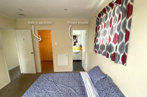 Photo of property in 4 Karo Place, Glendene, Auckland, 0602