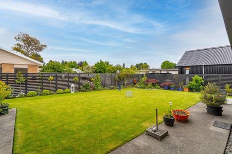 Photo of property in 5 James Kidd Place, Greytown, 5712