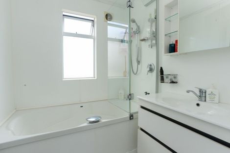 Photo of property in 2 Sanders Avenue, Marewa, Napier, 4110