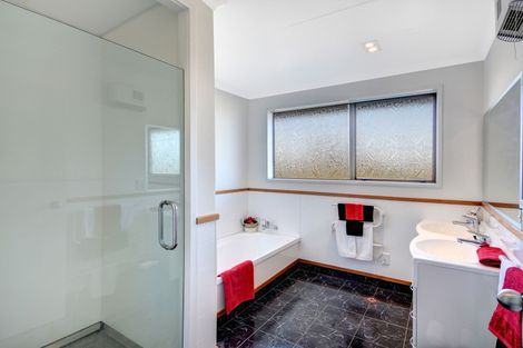 Photo of property in 35 Huntly Road, Outram, 9073