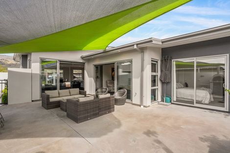 Photo of property in 15 De Bettencor Place, Mount Pisa, Cromwell, 9383