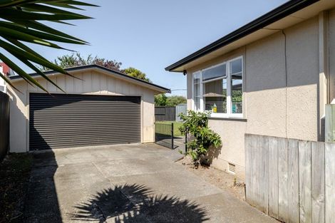 Photo of property in 15 Waterloo Crescent, Hokowhitu, Palmerston North, 4410