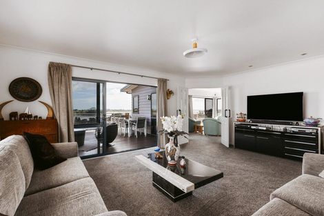 Photo of property in 36 Downing Place, Welcome Bay, Tauranga, 3112