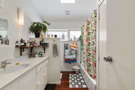 Photo of property in 62 Braemar Road, Castor Bay, Auckland, 0620