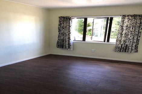 Photo of property in 2/22 Cornelian Crescent, Half Moon Bay, Auckland, 2012