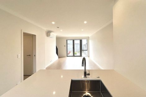 Photo of property in 10 Park Green Avenue, Rosehill, Papakura, 2113