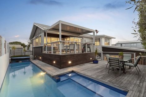Photo of property in 246a Beverley Terrace, Whangamata, 3620