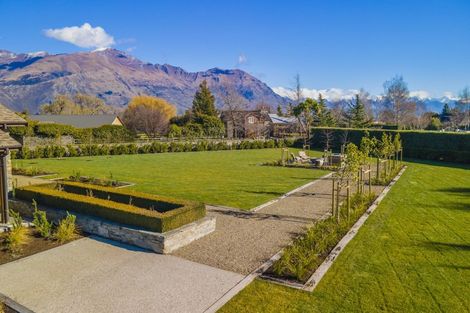 Photo of property in 8 Waimana Place, Wanaka, 9305