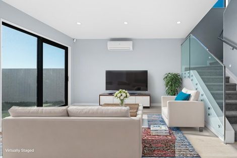 Photo of property in 8 Taipahitini Road, Rosehill, 2113