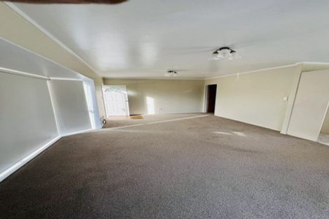 Photo of property in 3/74 West Coast Road, Glen Eden, Auckland, 0602