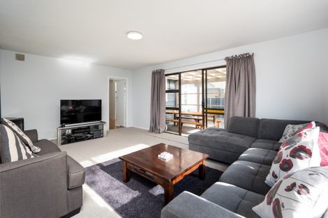 Photo of property in 28 Taurima Street, Hei Hei, Christchurch, 8042
