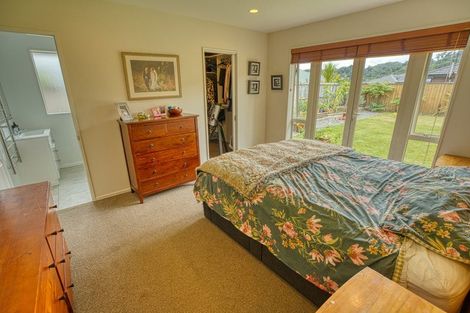 Photo of property in 16 Ridgeway Drive, Greymouth, 7805