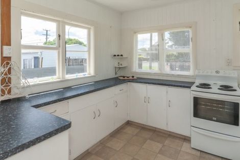 Photo of property in 17 Russell Street, Foxton, 4814