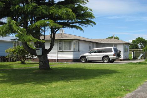 Photo of property in 8 Tarata Crescent, Mangere Bridge, Auckland, 2022