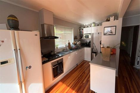 Photo of property in 10 Thomas Avenue, Te Atatu Peninsula, Auckland, 0610