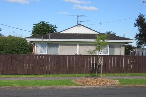 Photo of property in 2/57 Victoria Road, Papatoetoe, Auckland, 2025
