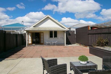 Photo of property in 19 Beach Street, Petone, Lower Hutt, 5012
