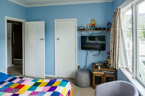 Photo of property in 13 Lyndhurst Road, Tawa, Wellington, 5028