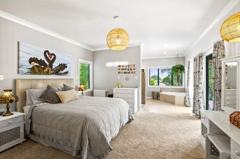 Photo of property in 128 Wairau Road, Oakura, 4314