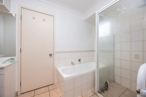 Photo of property in 5 Kasia Close, Massey, Auckland, 0614