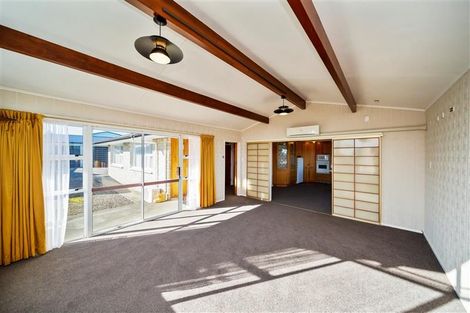 Photo of property in 10 Davidson Street, Hawera, 4610