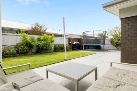 Photo of property in 23 Butterworth Crescent, Papamoa Beach, Papamoa, 3118