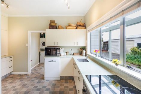 Photo of property in 68 Skerman Street, Marton, 4710