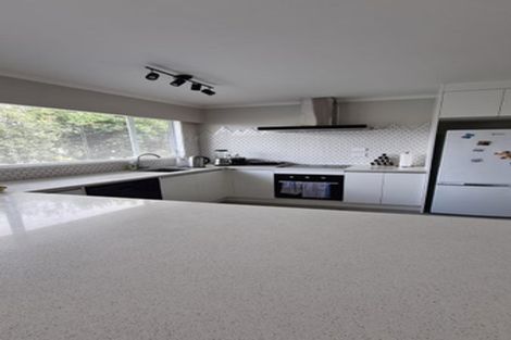 Photo of property in 2/4202a Great North Road, Glendene, Auckland, 0602