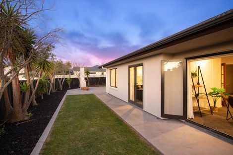 Photo of property in 96 Navigation Drive, Whitby, Porirua, 5024