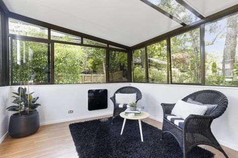 Photo of property in 3/57 Pupuke Road, Birkenhead, Auckland, 0627