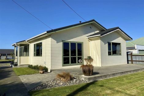 Photo of property in 17 Moa Street, Waikiwi, Invercargill, 9810