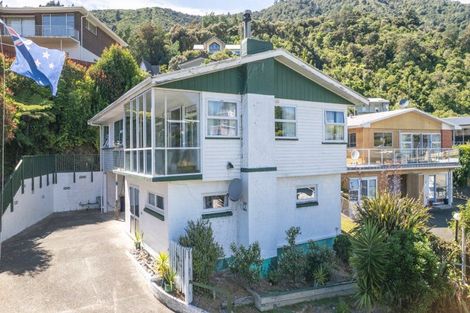 Photo of property in 10 Seaview Crescent, Picton, 7220