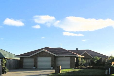 Photo of property in 23 Glen Loch Place, Paraparaumu, 5032